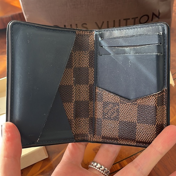 Authentic Louis Vuitton men’s wallet - Picture 3 of 9